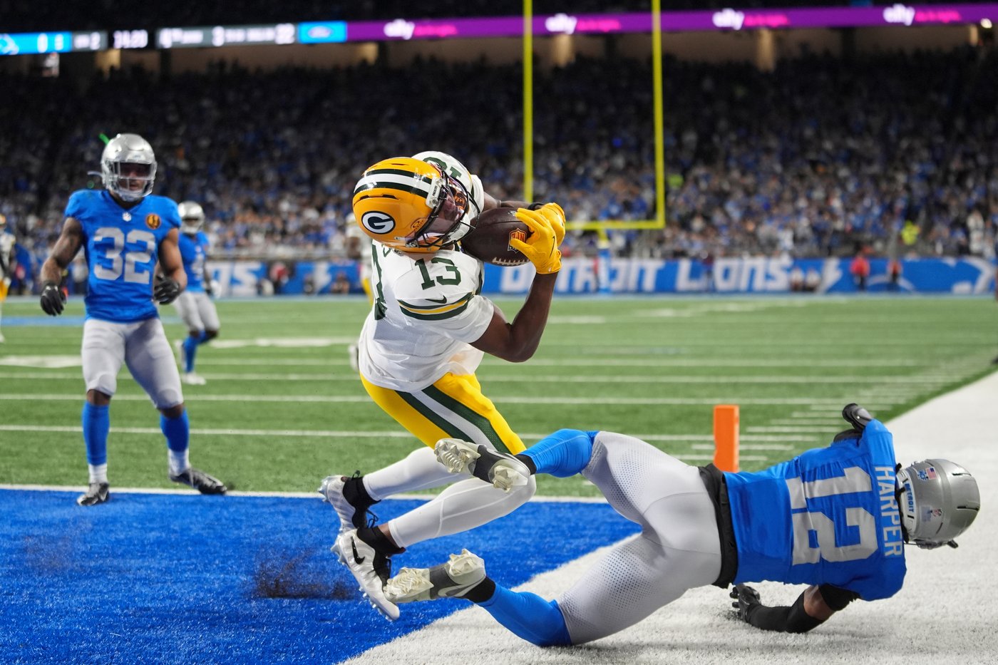Love matches career high with 4 TD passes, lifting Packers to 31-24 win over Lions | iNFOnews.ca