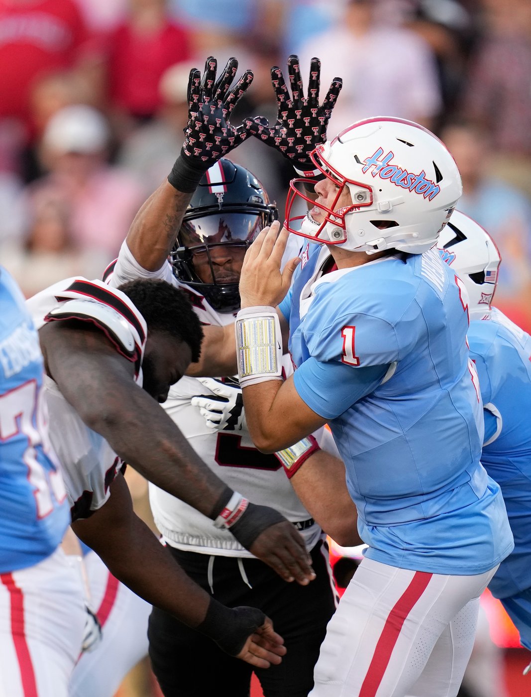 No. 11 Texas Tech dominates Houston 35-11 to improve to 5-0 | iNFOnews.ca No. 11 Texas Tech dominates Houston 35-11 to improve to 5-0 | iNFOnews.ca