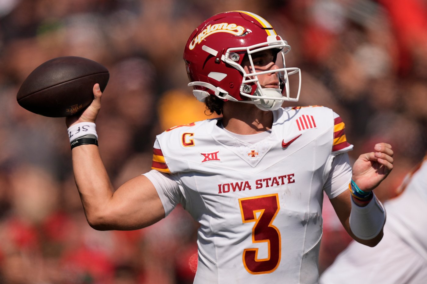 Cincinnati uses fast start to take down No. 14 Iowa State 38-30 | iNFOnews.ca