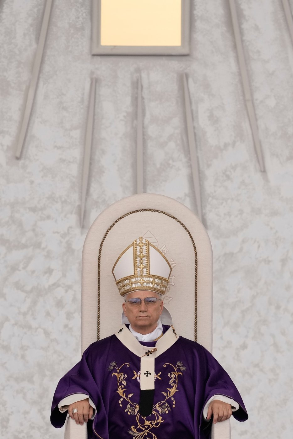 Vatican commission again says no to ordaining women as deacons, but urges other ministries | iNFOnews.ca