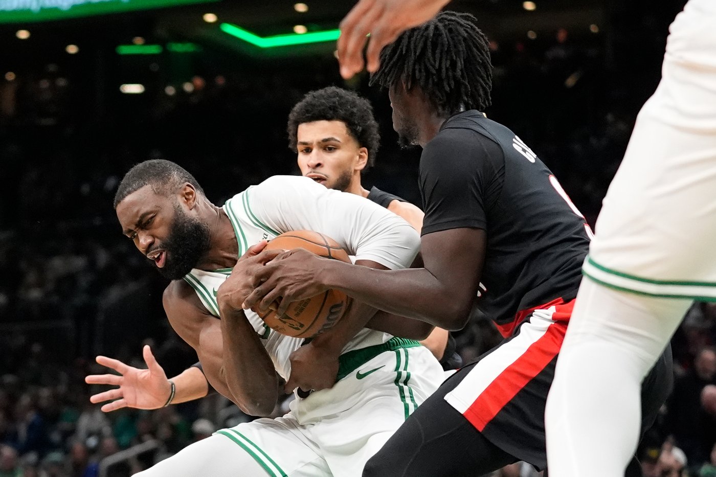 Pritchard scores 23, Brown has 20 as Celtics beat Trail Blazers 102-94 | iNFOnews.ca