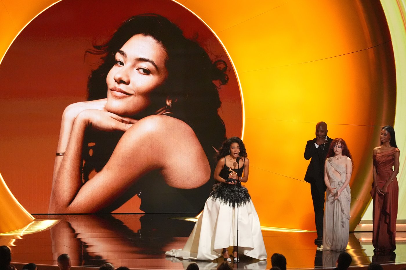 Olivia Dean wins best new artist at the 2026 Grammy Awards | iNFOnews.ca