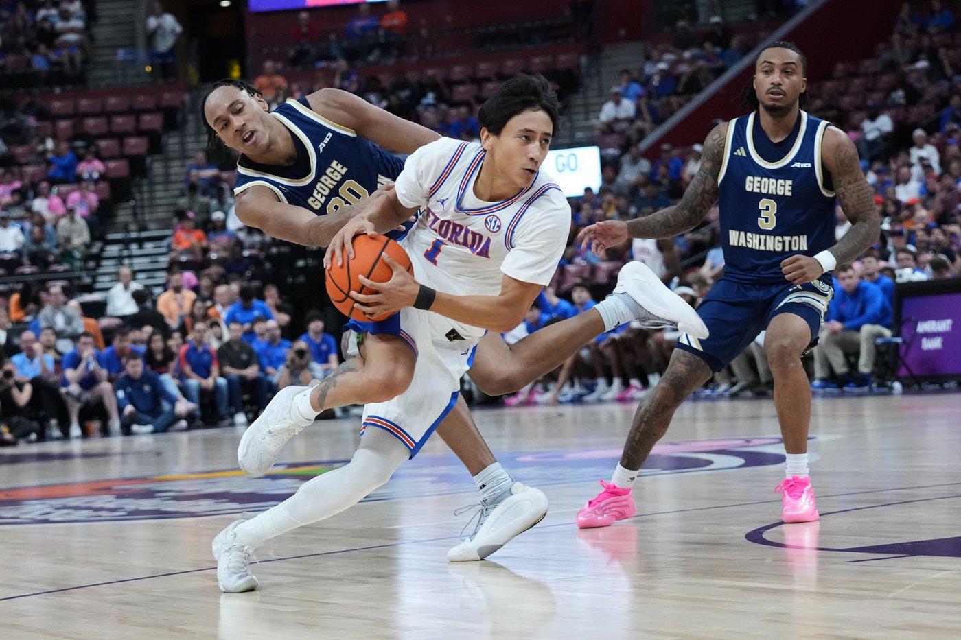 Xaivian Lee scores 24 to lead No. 18 Florida to an 80-70 victory over George Washington | iNFOnews.ca Xaivian Lee scores 24 to lead No. 18 Florida to an 80-70 victory over George Washington | iNFOnews.ca