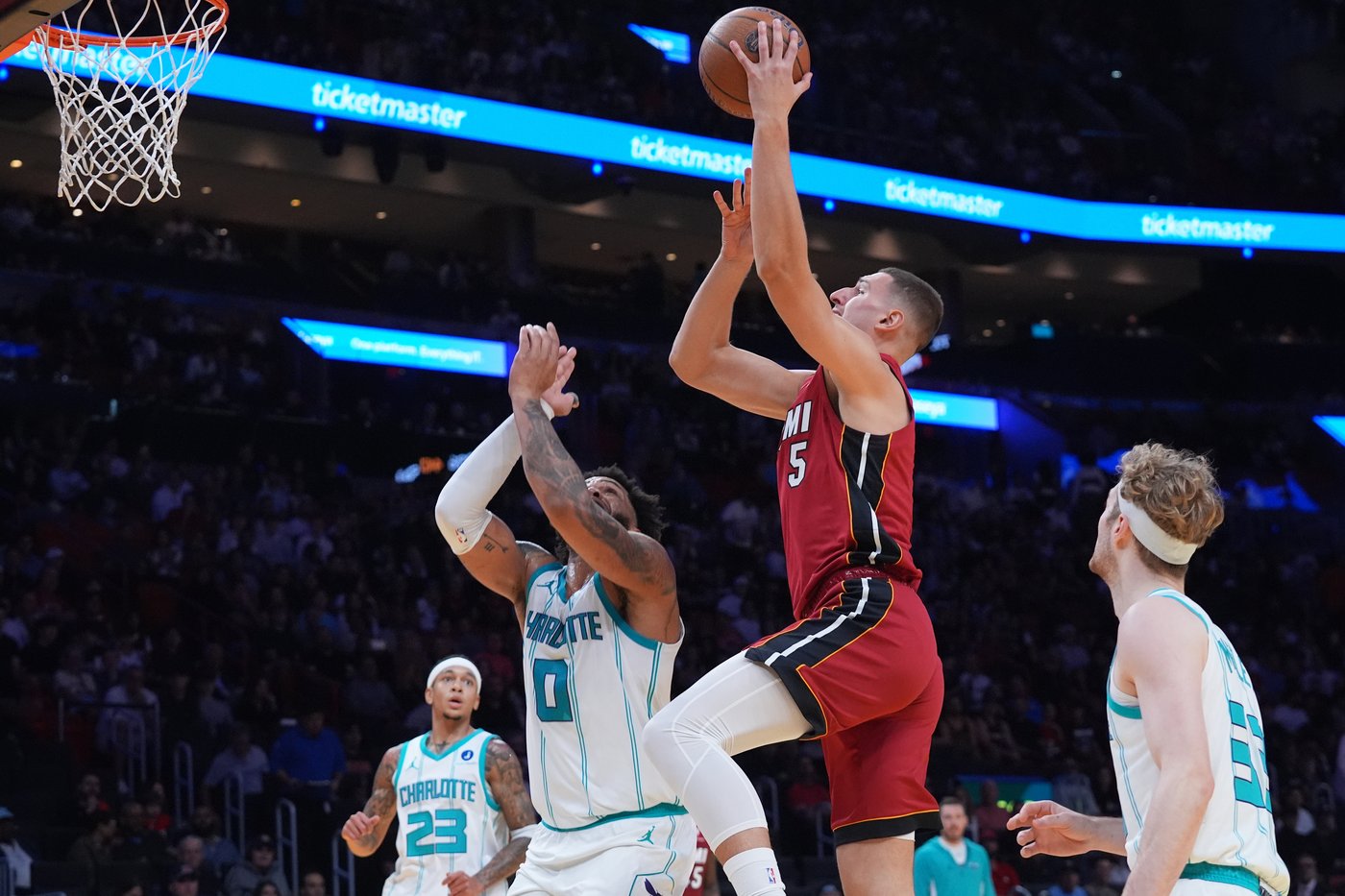 Powell scores 25, Heat start fast and run away from Hornets in NBA Cup, 126-108 | iNFOnews.ca Powell scores 25, Heat start fast and run away from Hornets in NBA Cup, 126-108 | iNFOnews.ca