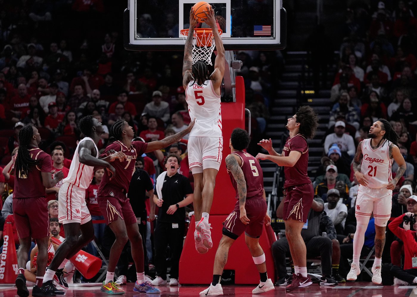 Emanuel Sharp scores 27 points, No. 8 Houston beats Florida State 82-67 | iNFOnews.ca