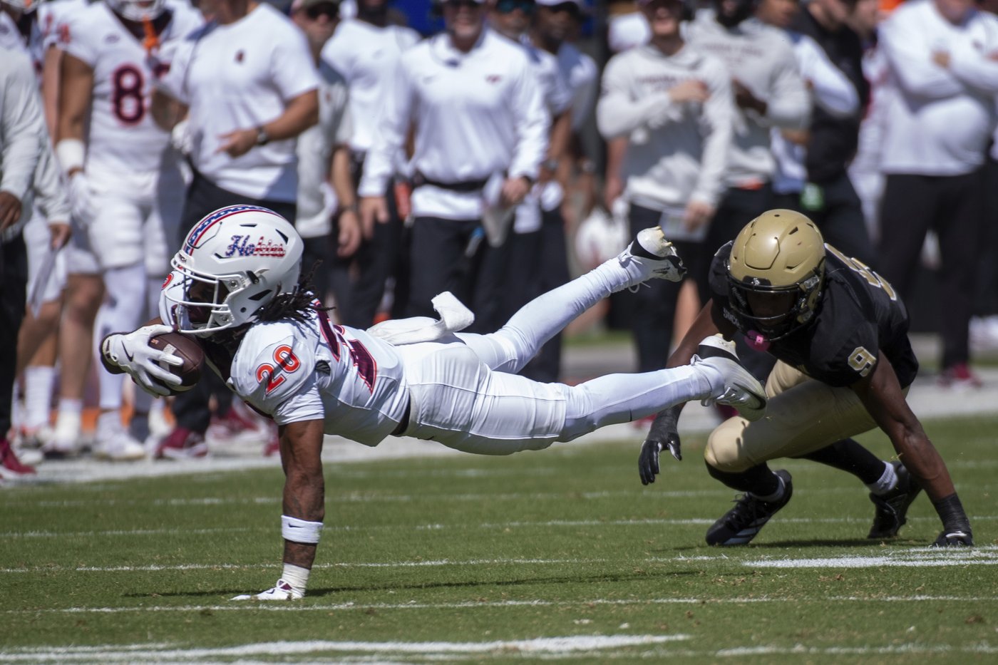 Kyron Drones, Hokies roll to 38-6 win over Wofford in first game under interim coach Montgomery | iNFOnews.ca Kyron Drones, Hokies roll to 38-6 win over Wofford in first game under interim coach Montgomery | iNFOnews.ca