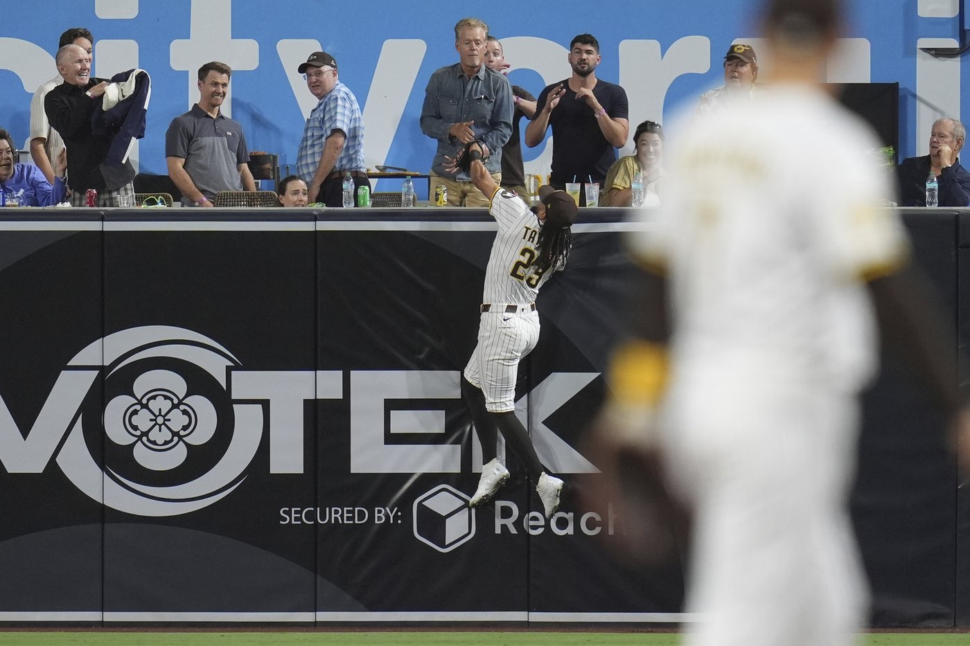 Robbed by Tatis earlier, Stephenson hits 2-run homer in 9th to lift Reds over Padres 4-2 | iNFOnews.ca Robbed by Tatis earlier, Stephenson hits 2-run homer in 9th to lift Reds over Padres 4-2 | iNFOnews.ca