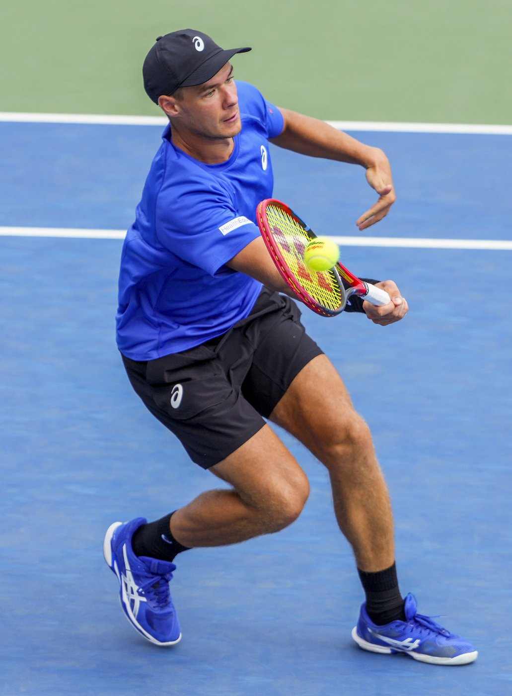 Man apologizes for taking Kamil Majchrzak's hat from a young fan at the US Open | iNFOnews.ca Man apologizes for taking Kamil Majchrzak's hat from a young fan at the US Open | iNFOnews.ca