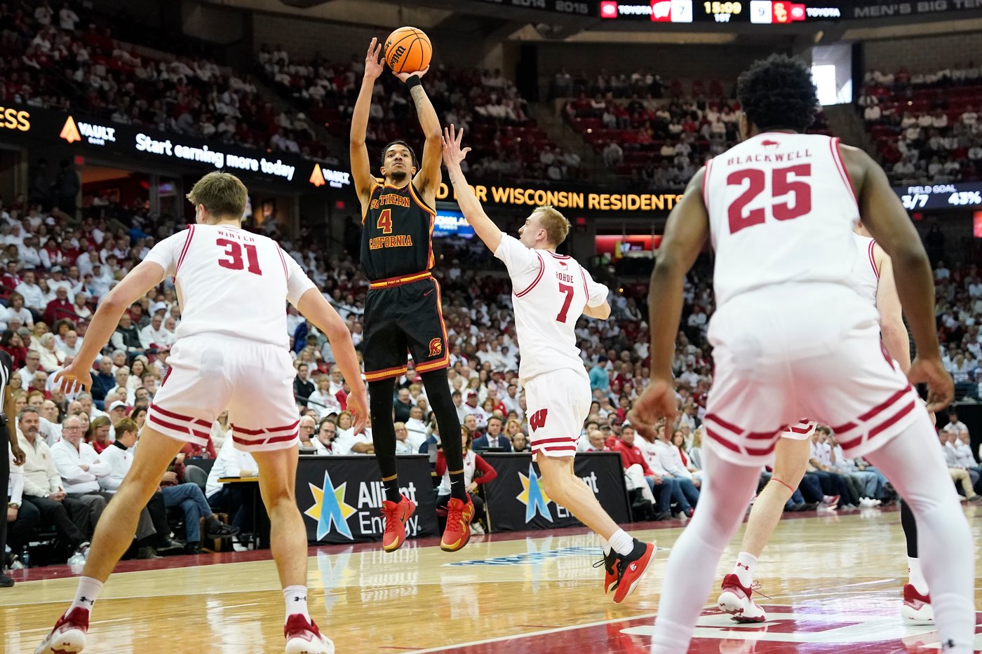 Chad Baker-Mazara hits 5 3s, scores 29; USC beats Wisconsin 73-71 | iNFOnews.ca