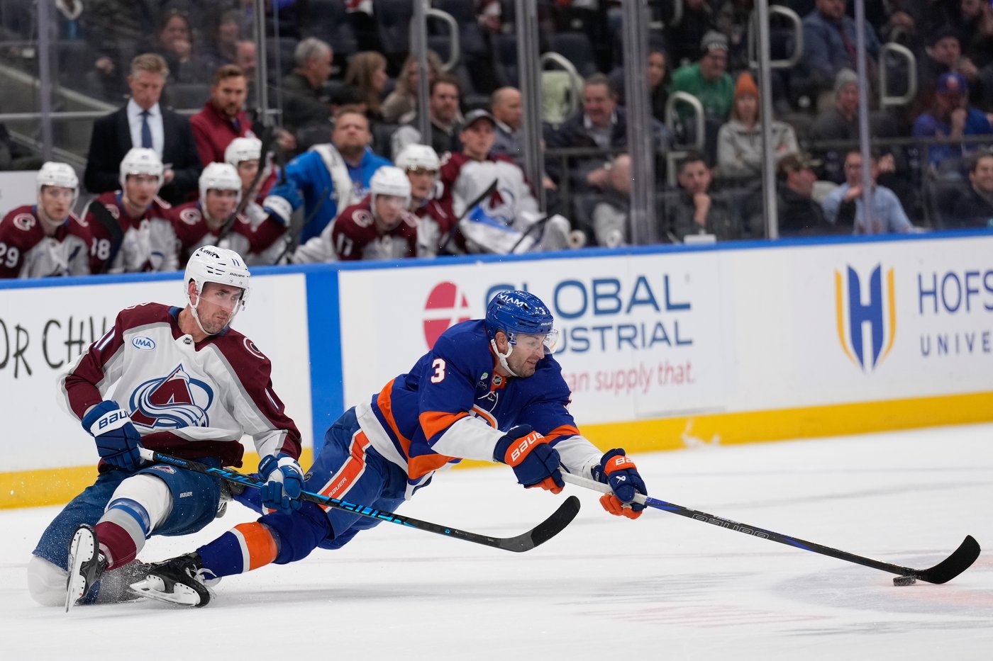 Barzal’s goal, 2 assists help Islanders beat Avalanche 6-3 | iNFOnews.ca