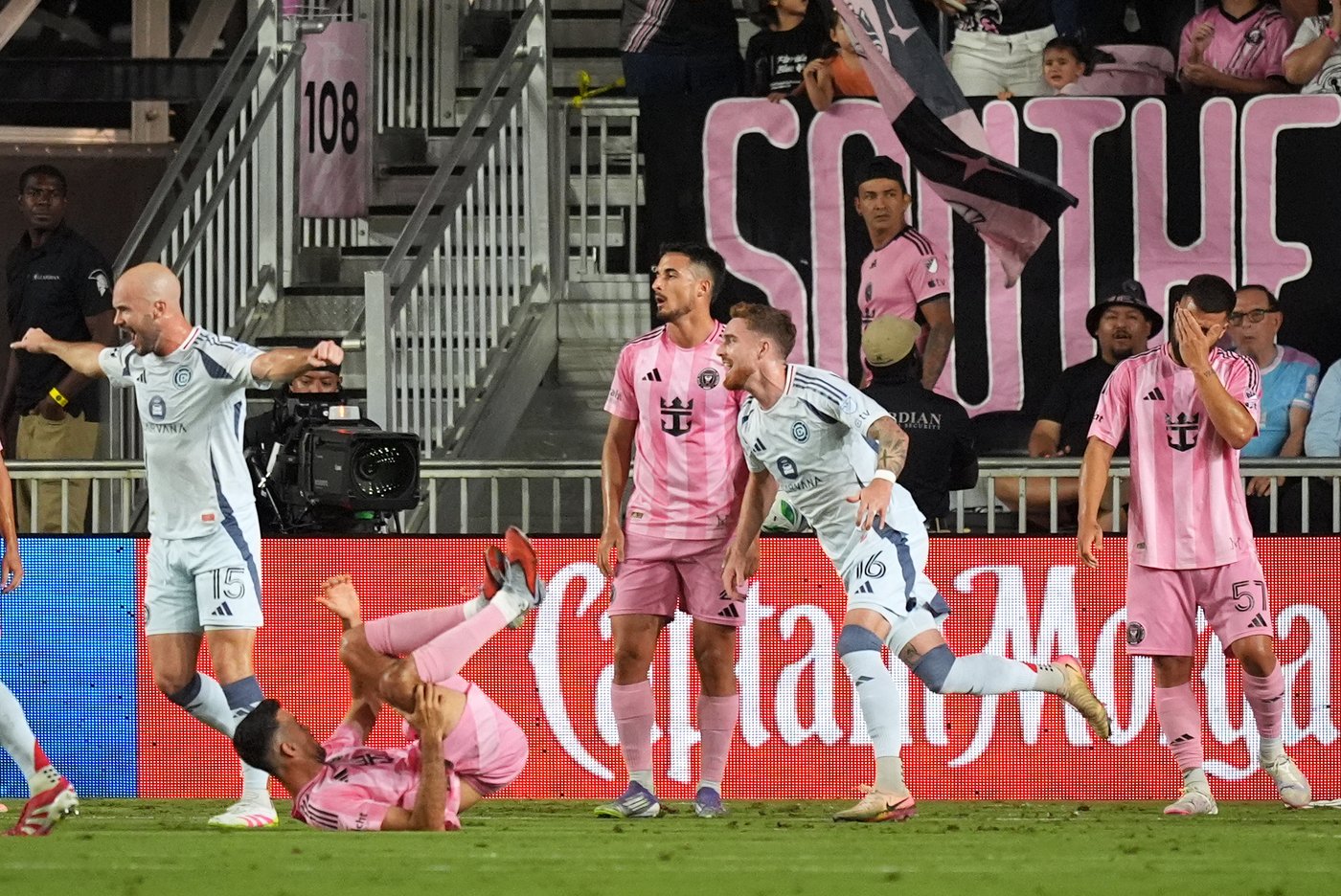 Fire withstand Suárez-led comeback and beat Inter Miami 5-3 to clinch 1st playoff berth since 2017 | iNFOnews.ca Fire withstand Suárez-led comeback and beat Inter Miami 5-3 to clinch 1st playoff berth since 2017 | iNFOnews.ca