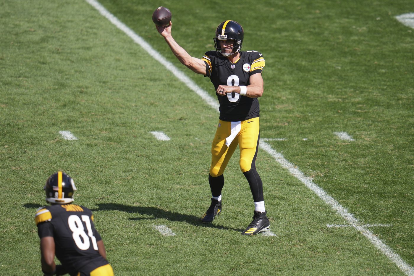 Seahawks' George Holani turns the Steelers' blunder on a kickoff into a TD as Seattle wins 31-17 | iNFOnews.ca