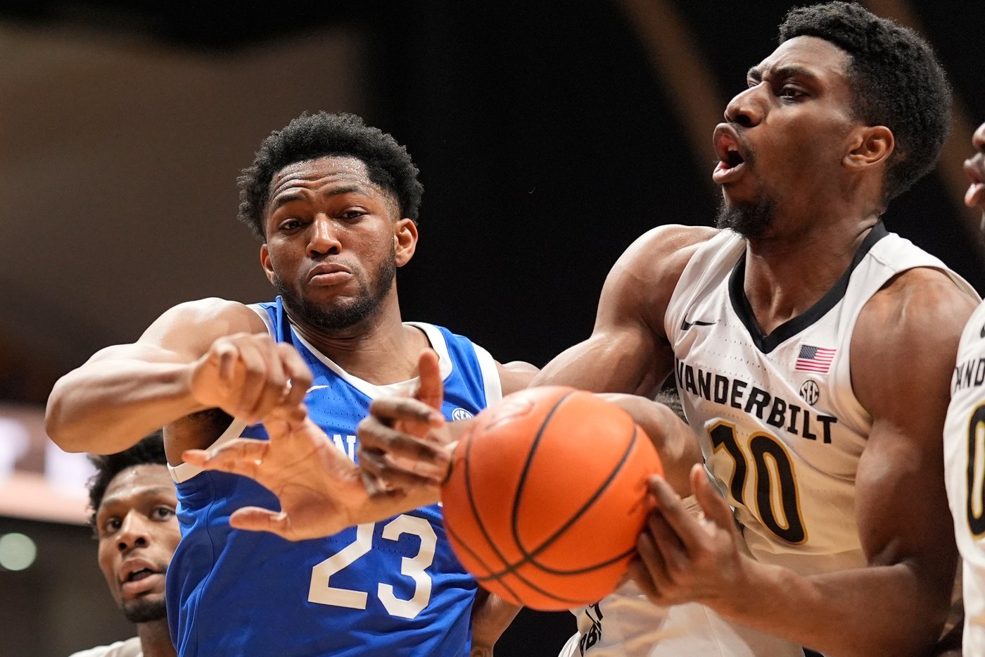 No. 18 Vanderbilt beats Kentucky 80-55 for its largest victory over the Wildcats since 2008 | iNFOnews.ca