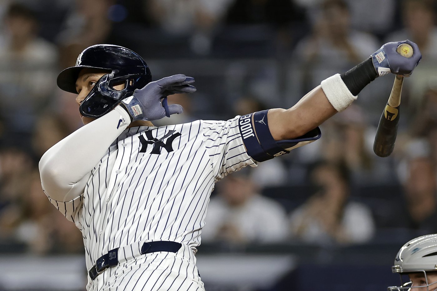 Aaron Judge hits 361st home run to tie Joe DiMaggio for 4th place in Yankees history | iNFOnews.ca