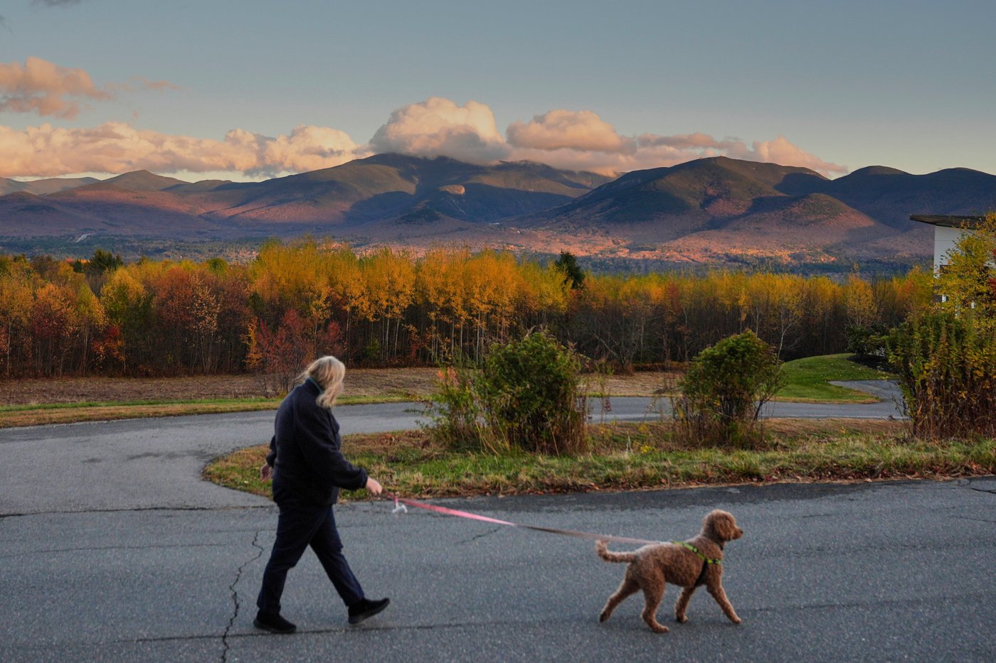 PHOTO ESSAY: A health center’s closure leaves unanswered questions in this New England mountain town | iNFOnews.ca