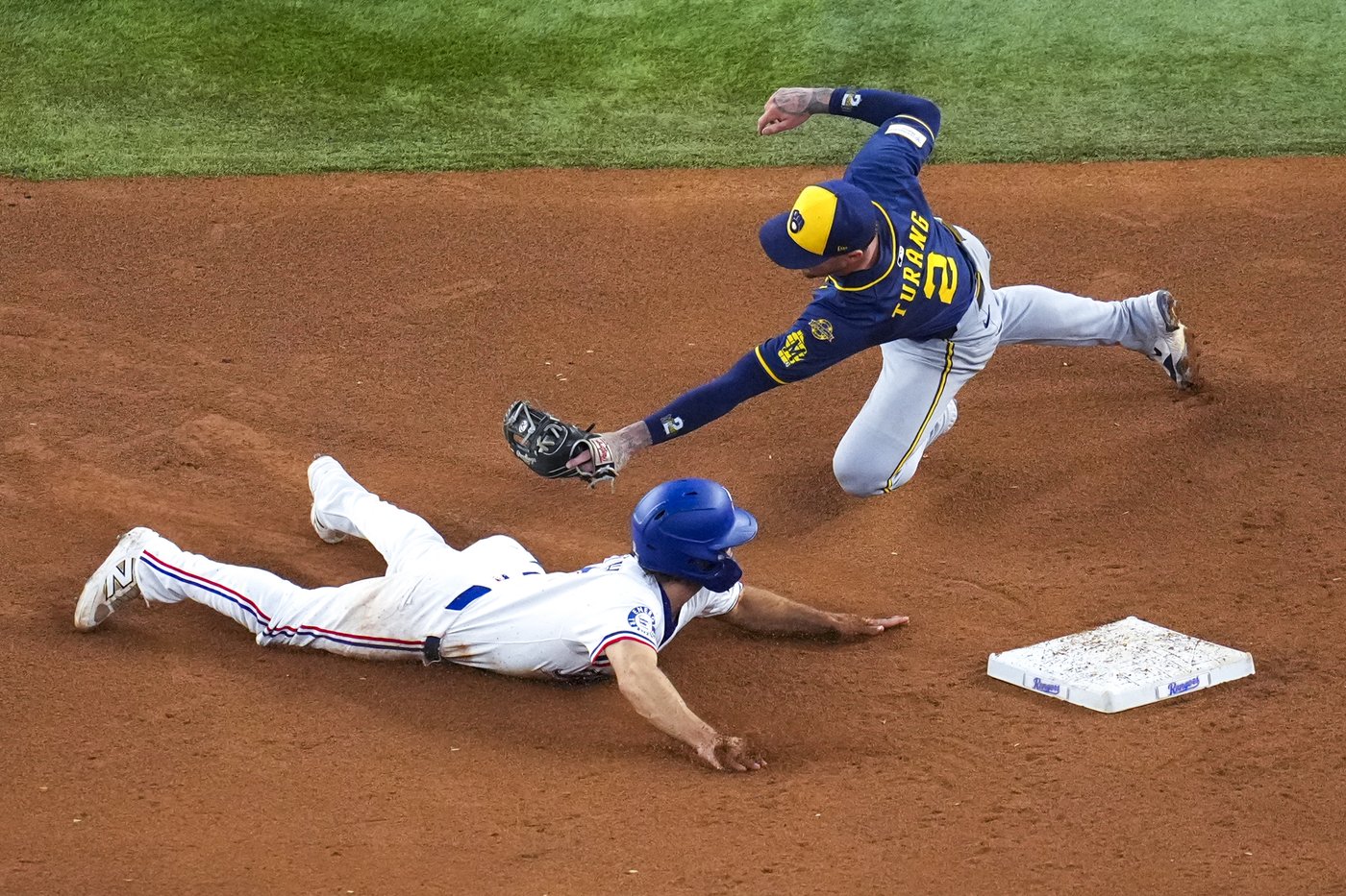 MLB-best Brewers swept in September like they were to start this season as Rangers roll | iNFOnews.ca