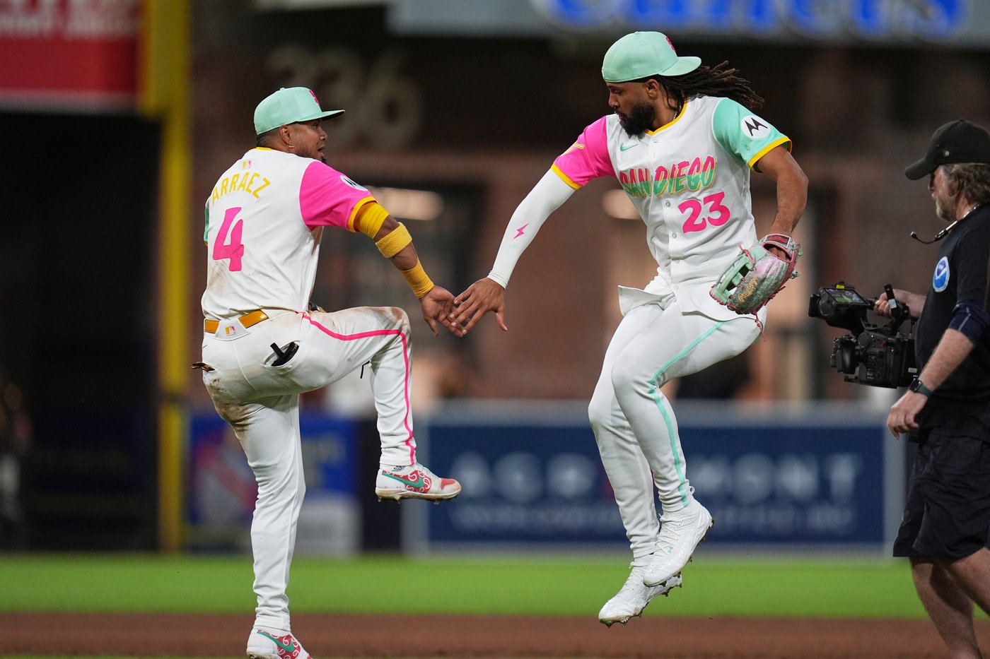 Fernando Tatís Jr. returns from bout with COVID-19 to hit a grand slam in the Padres' playoff push | iNFOnews.ca
