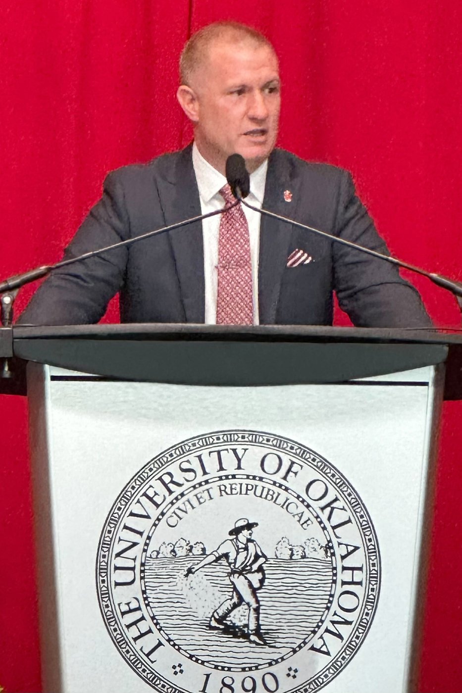Roger Denny's unusual path made him perfect candidate to become Oklahoma's athletic director | iNFOnews.ca