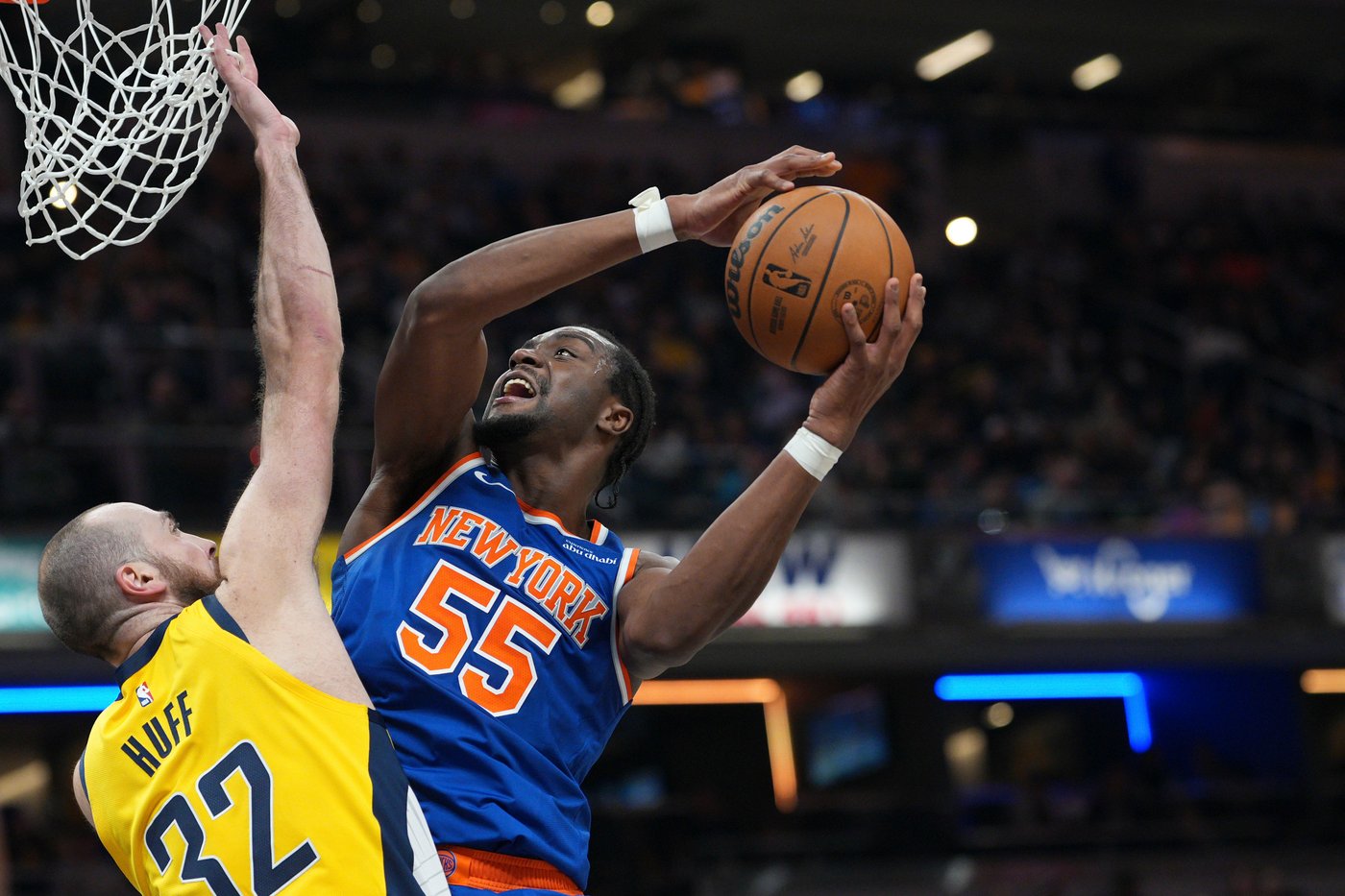 Jalen Brunson's late 3-pointer, OG Anunoby's steal helps short-handed Knicks beat Pacers 114-113 | iNFOnews.ca
