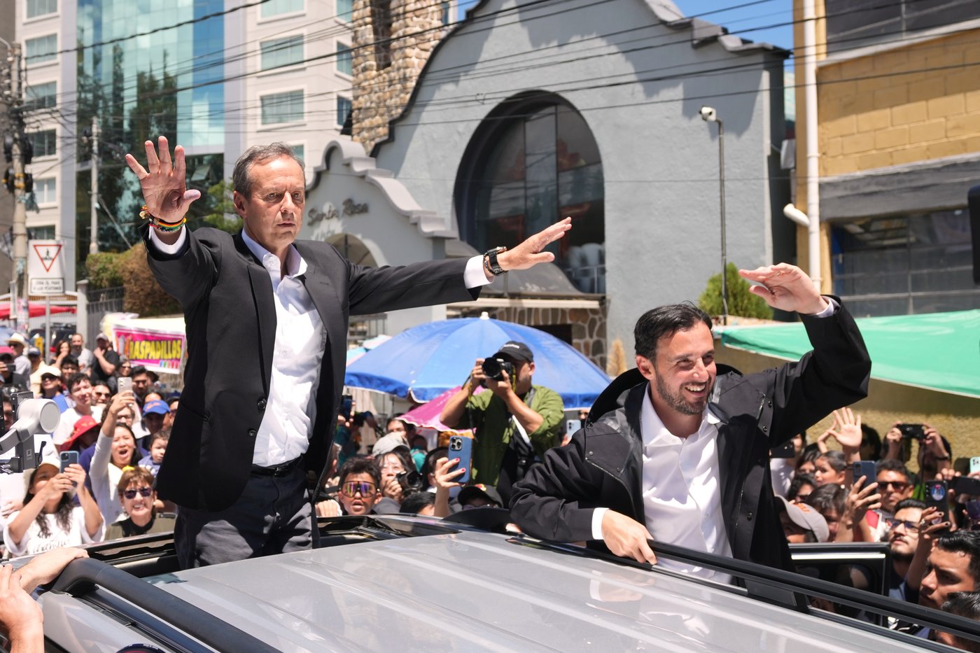 Bolivia holds a tight runoff as voters seek a president to lift them from crisis | iNFOnews.ca Bolivia holds a tight runoff as voters seek a president to lift them from crisis | iNFOnews.ca