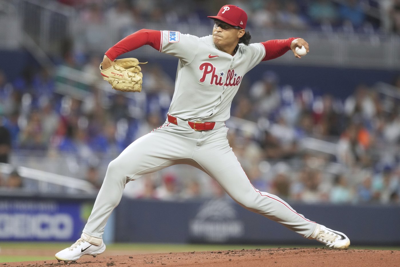 Harper homers and NL East-leading Phillies beat Marlins 4-2 | iNFOnews.ca Harper homers and NL East-leading Phillies beat Marlins 4-2 | iNFOnews.ca