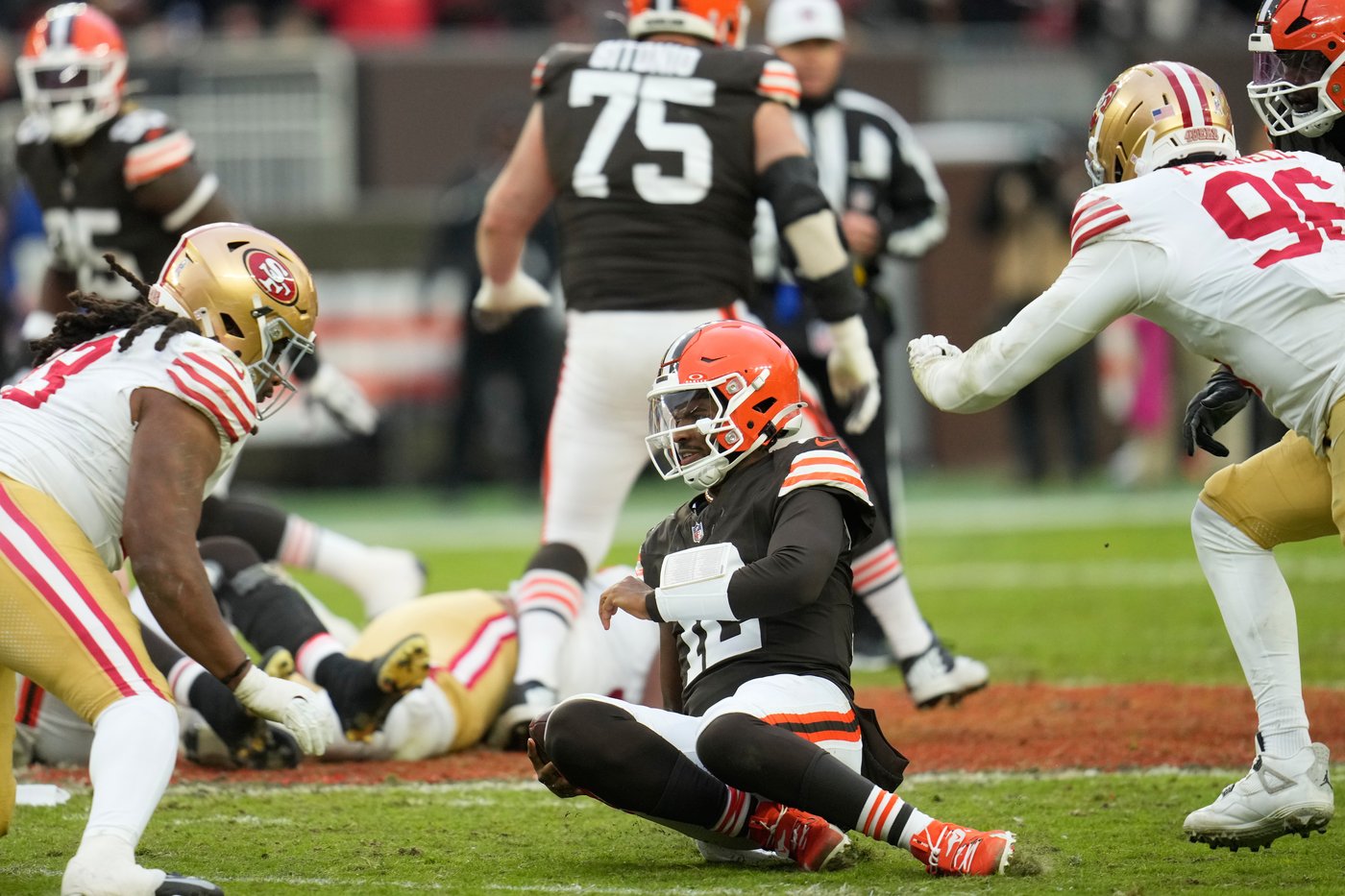 Shedeur Sanders' solid first half not enough as Browns fall to 49ers in his first home start | iNFOnews.ca