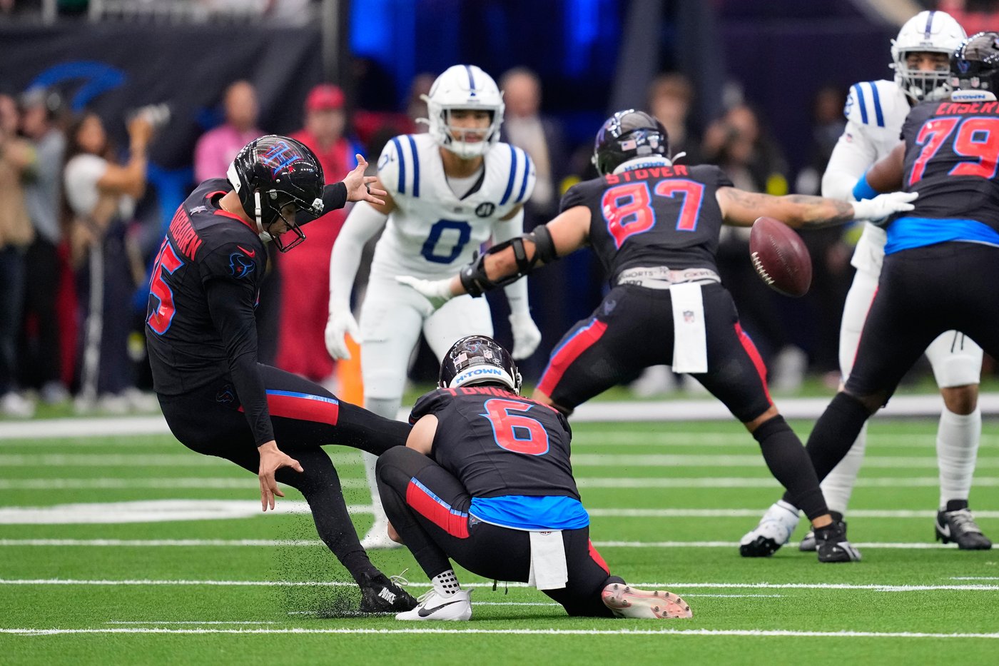 Texans win 38-30 over Colts, clinch No. 5 seed in AFC playoffs | iNFOnews.ca