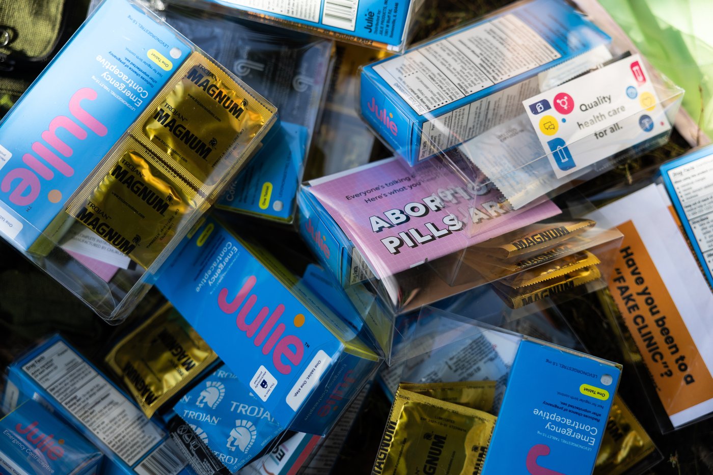 A student 'womb service' works covertly to deliver contraception at a Catholic college | iNFOnews.ca