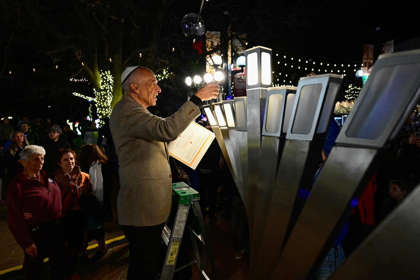 US Jewish groups urge heightened security at public events after Hanukkah attack in Australia | iNFOnews.ca