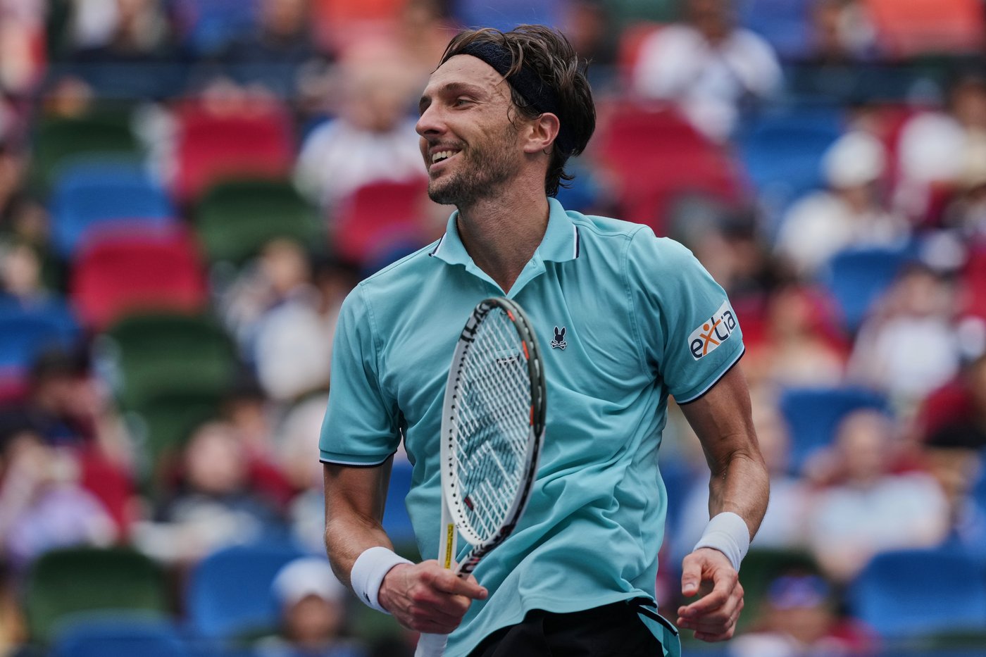 De Minaur wins 50th match of the season to reach quarterfinals at Shanghai Masters | iNFOnews.ca