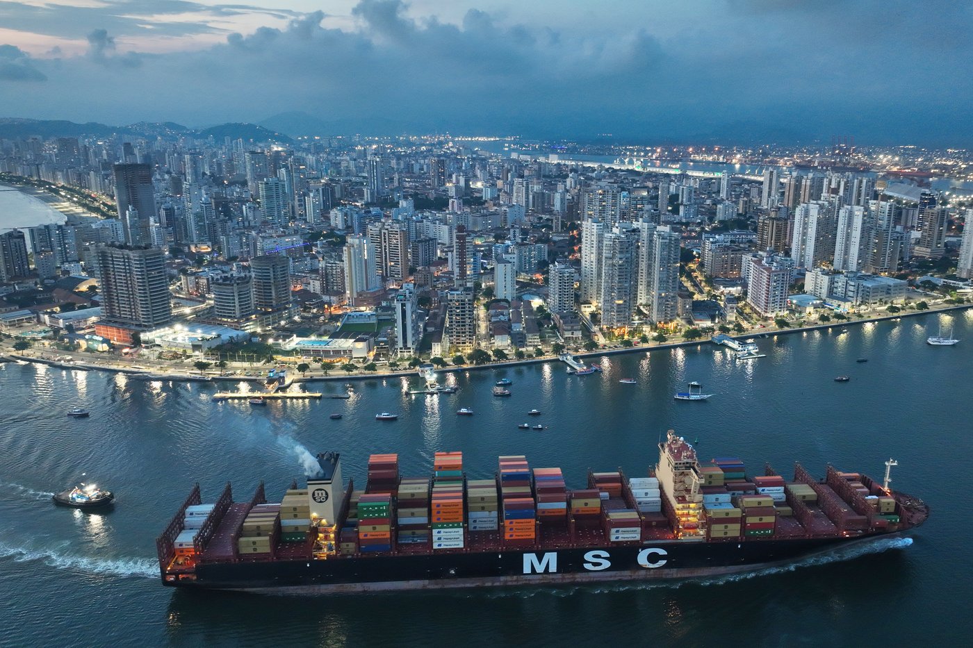 The top 100 photos of 2025 from The Associated Press: Images that defined the year | iNFOnews.ca