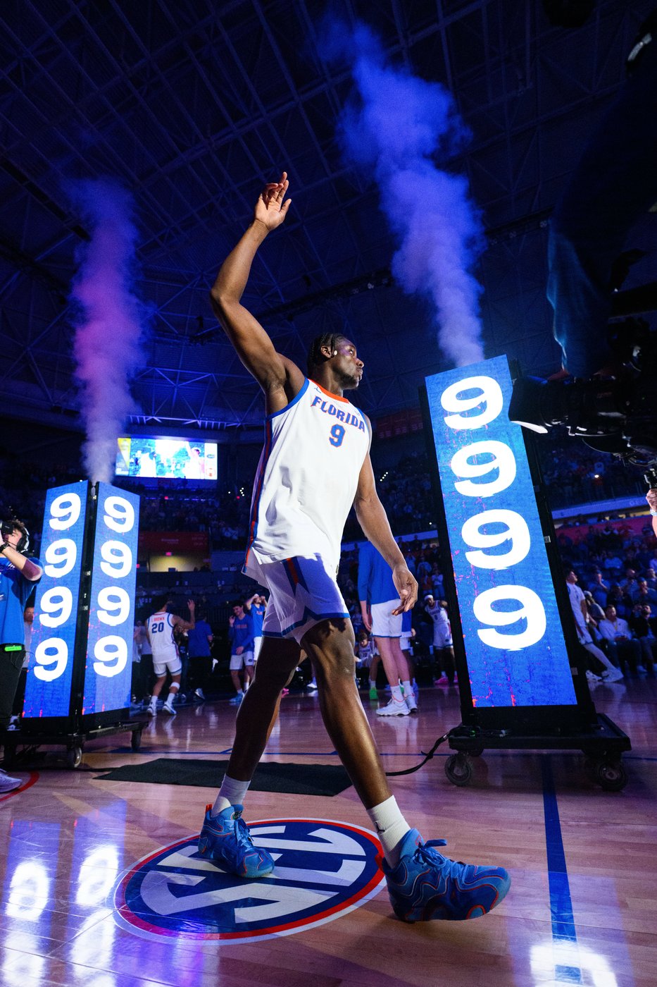Rueben Chinyelu's fourth consecutive double-double helps No. 16 Florida beat LSU 79-61 | iNFOnews.ca
