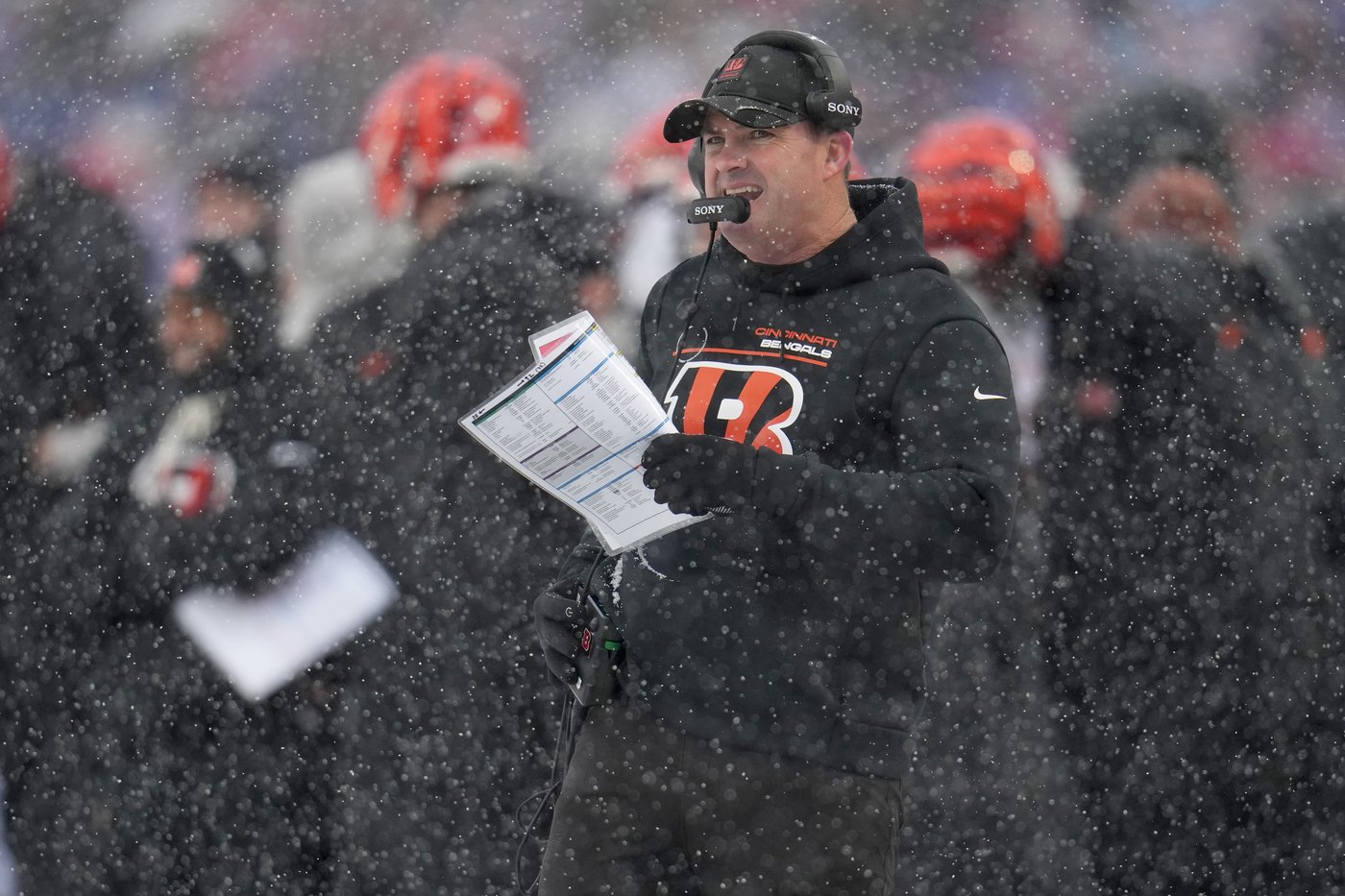Bengals' playoff hopes need a miracle after uncharacteristic error by Burrow and porous defense | iNFOnews.ca