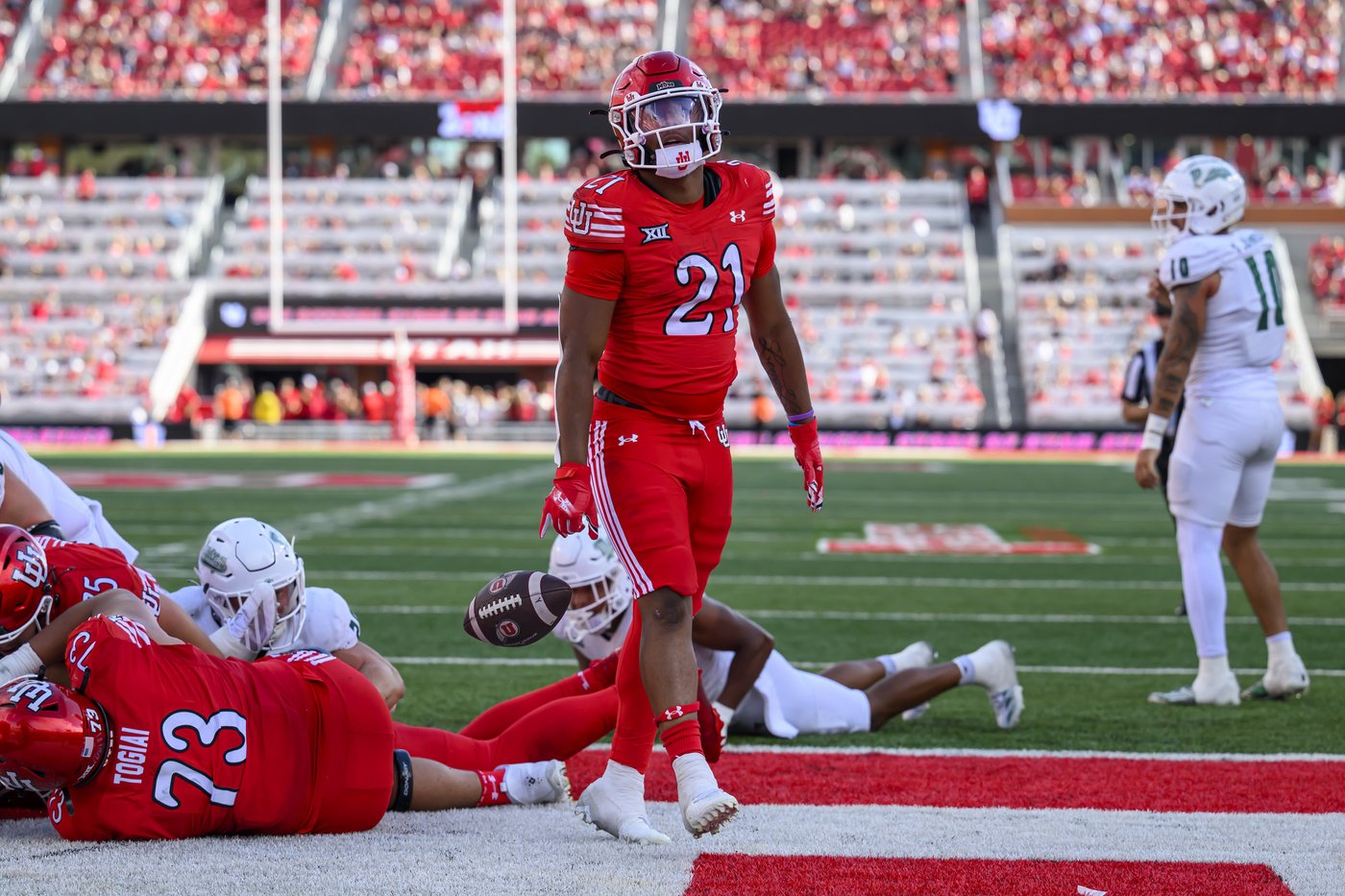 No. 25 Utah throttles Cal Poly 63-9 behind Devon Dampier's 3 TD passes | iNFOnews.ca No. 25 Utah throttles Cal Poly 63-9 behind Devon Dampier's 3 TD passes | iNFOnews.ca