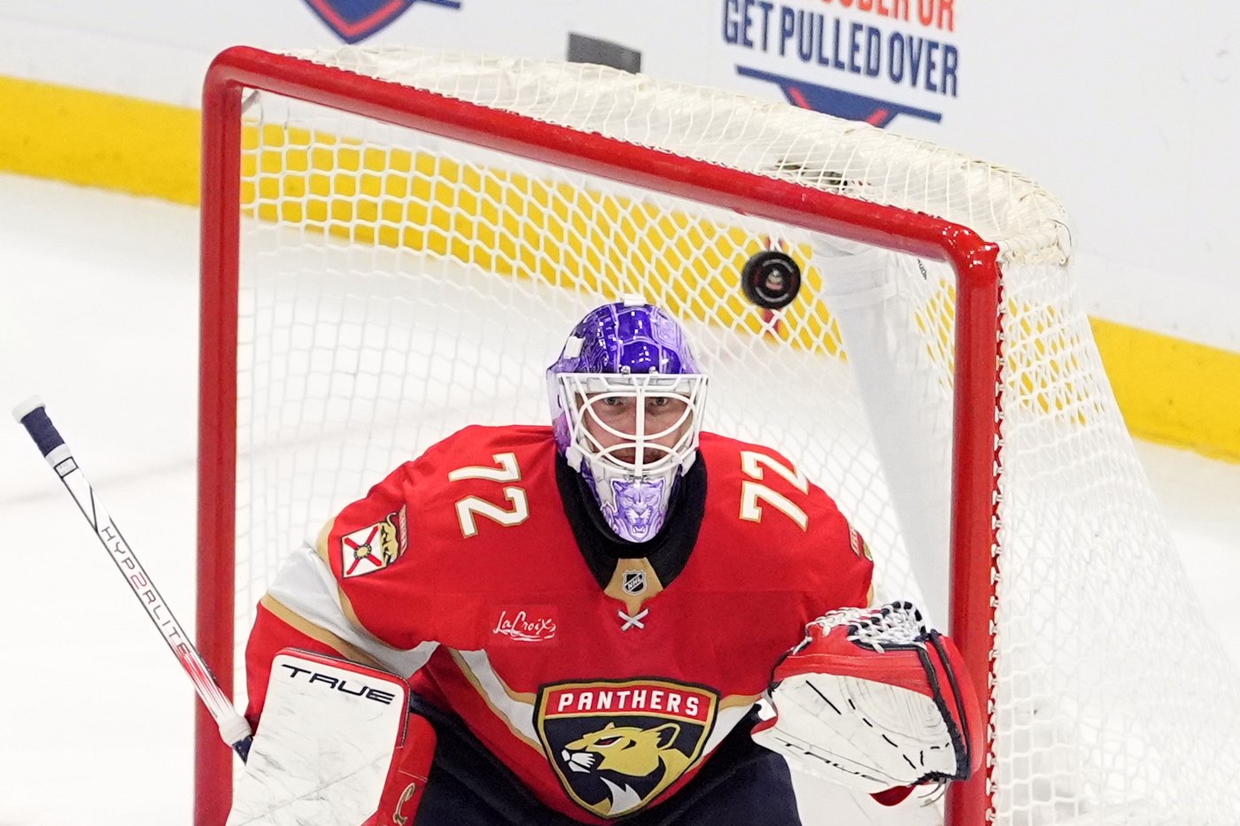 Steven Stamkos wins it in OT, Predators beat reeling Panthers 2-1 | iNFOnews.ca