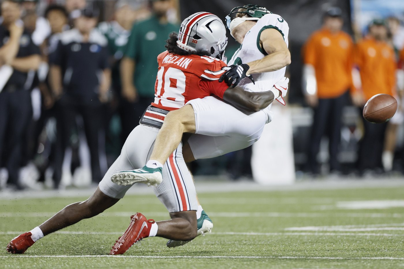 Sayin passes for 3 touchdowns, top-ranked Ohio State pulls away in second half to defeat Ohio 37-9 | iNFOnews.ca Sayin passes for 3 touchdowns, top-ranked Ohio State pulls away in second half to defeat Ohio 37-9 | iNFOnews.ca