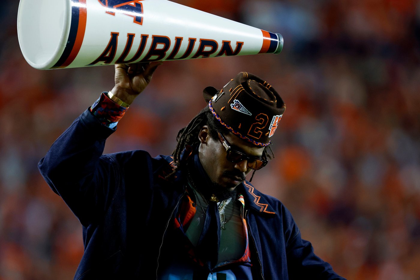 Auburn formally retires Cam Newton's No. 2 jersey at halftime against rival Georgia | iNFOnews.ca