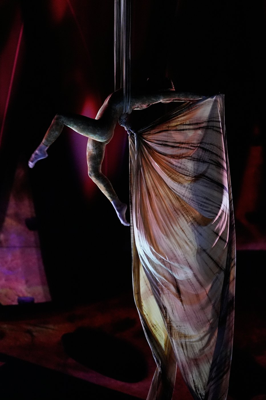 See the world in vertical: Top photos by AP's photojournalists | iNFOnews.ca