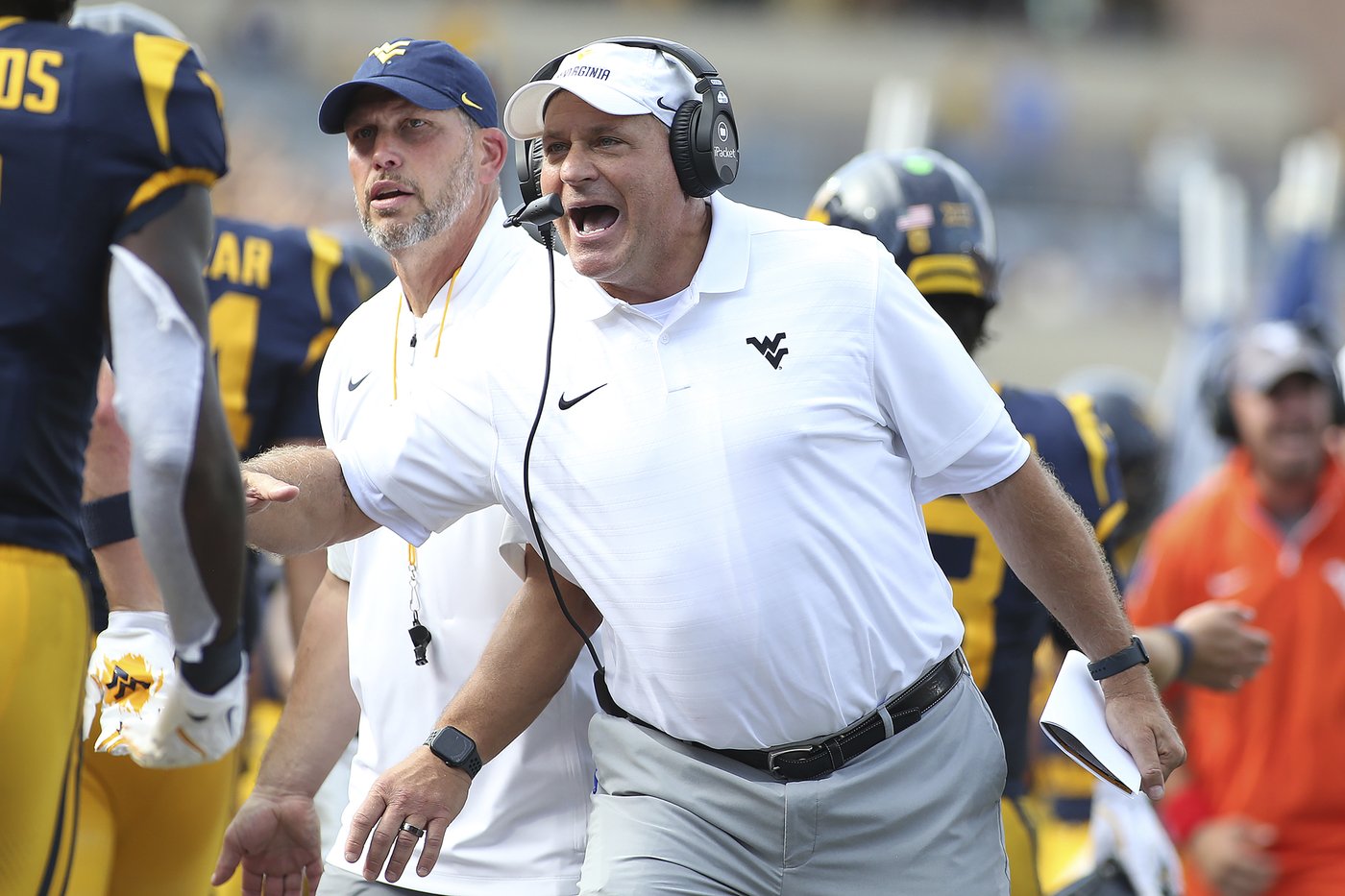Edwards' short TD run in overtime leads West Virginia over Pittsburgh 31-24 in the Backyard Brawl | iNFOnews.ca