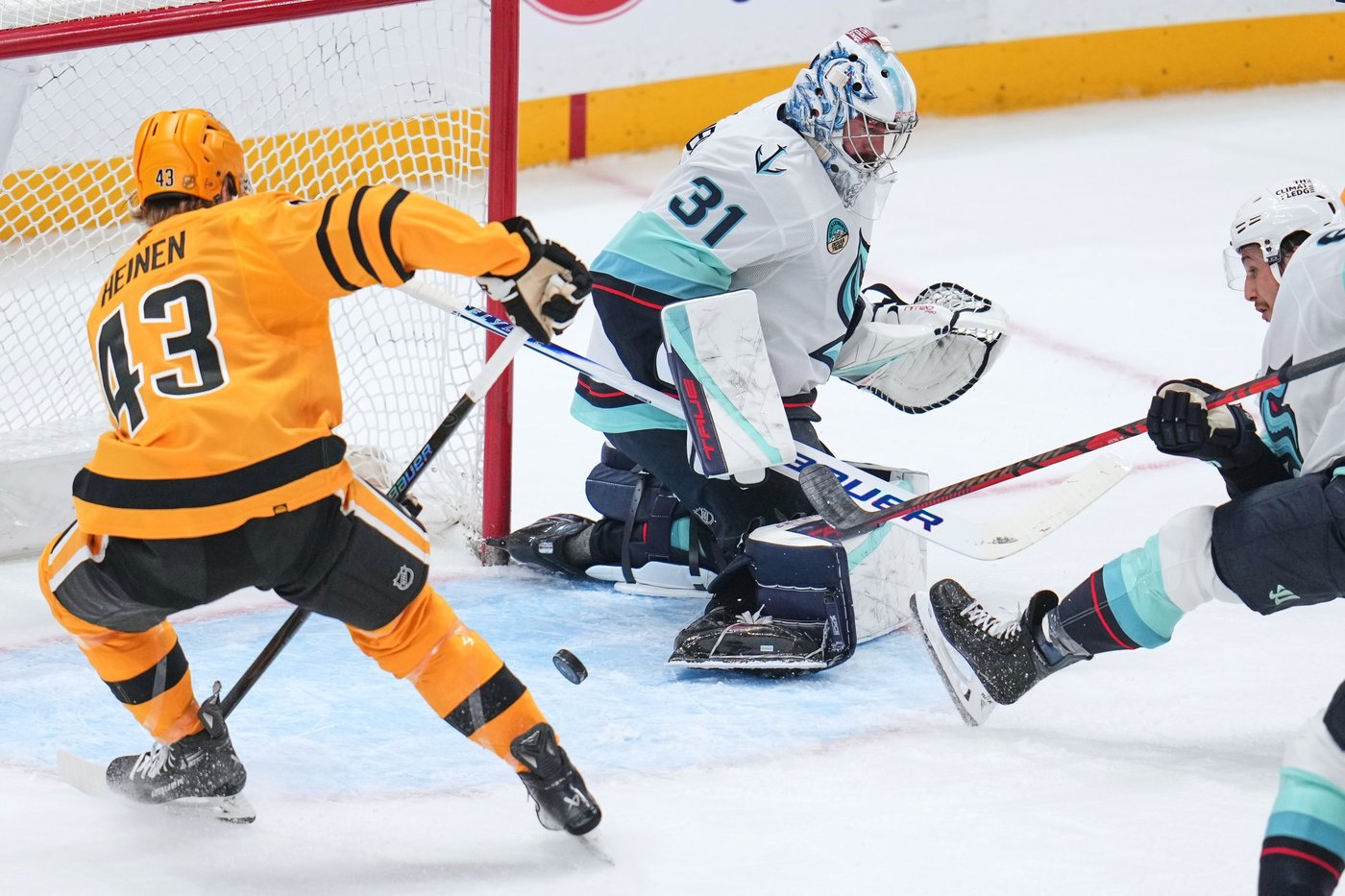 Montour's OT winner carries Seattle past Pittsburgh, 3-2 | iNFOnews.ca