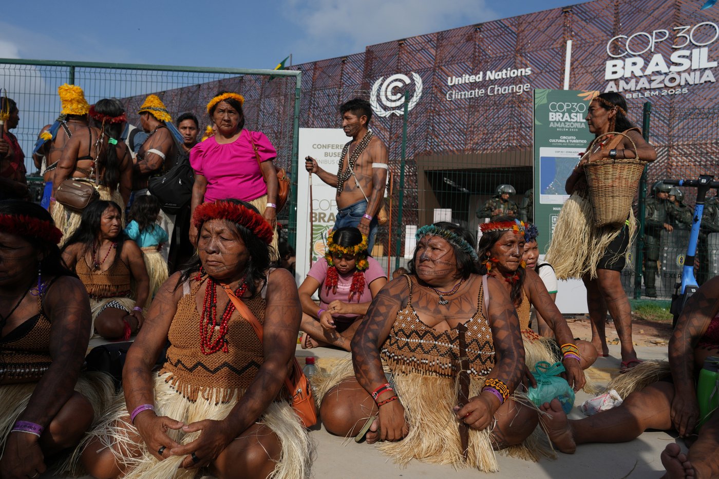 Protesters block the main entrance to COP30 climate talks in Brazil | iNFOnews.ca