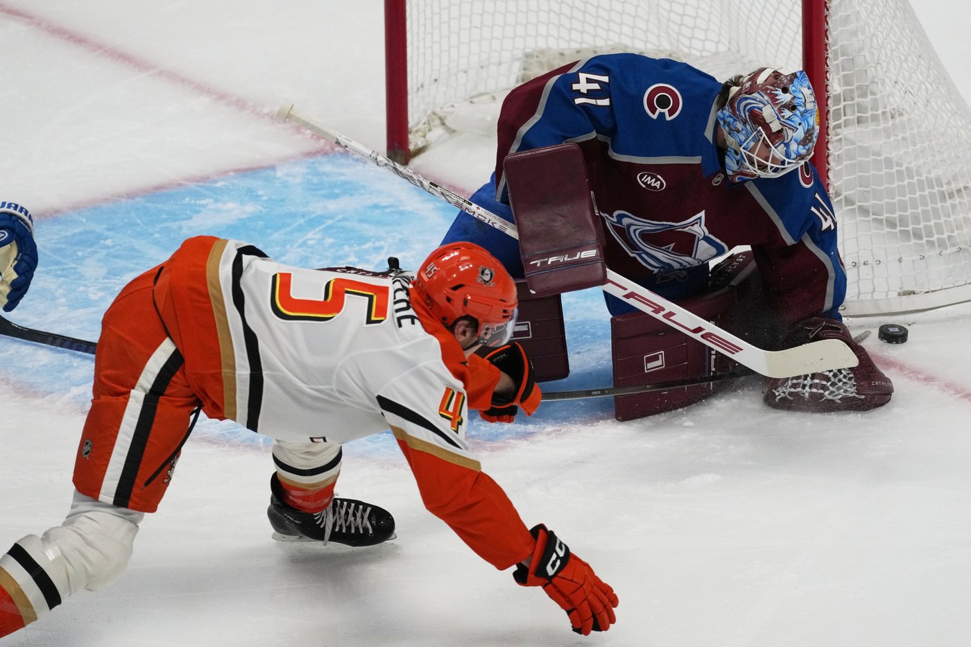 Granlund, Gauthier score in shootout as Ducks beat Avalanche 2-1 | iNFOnews.ca