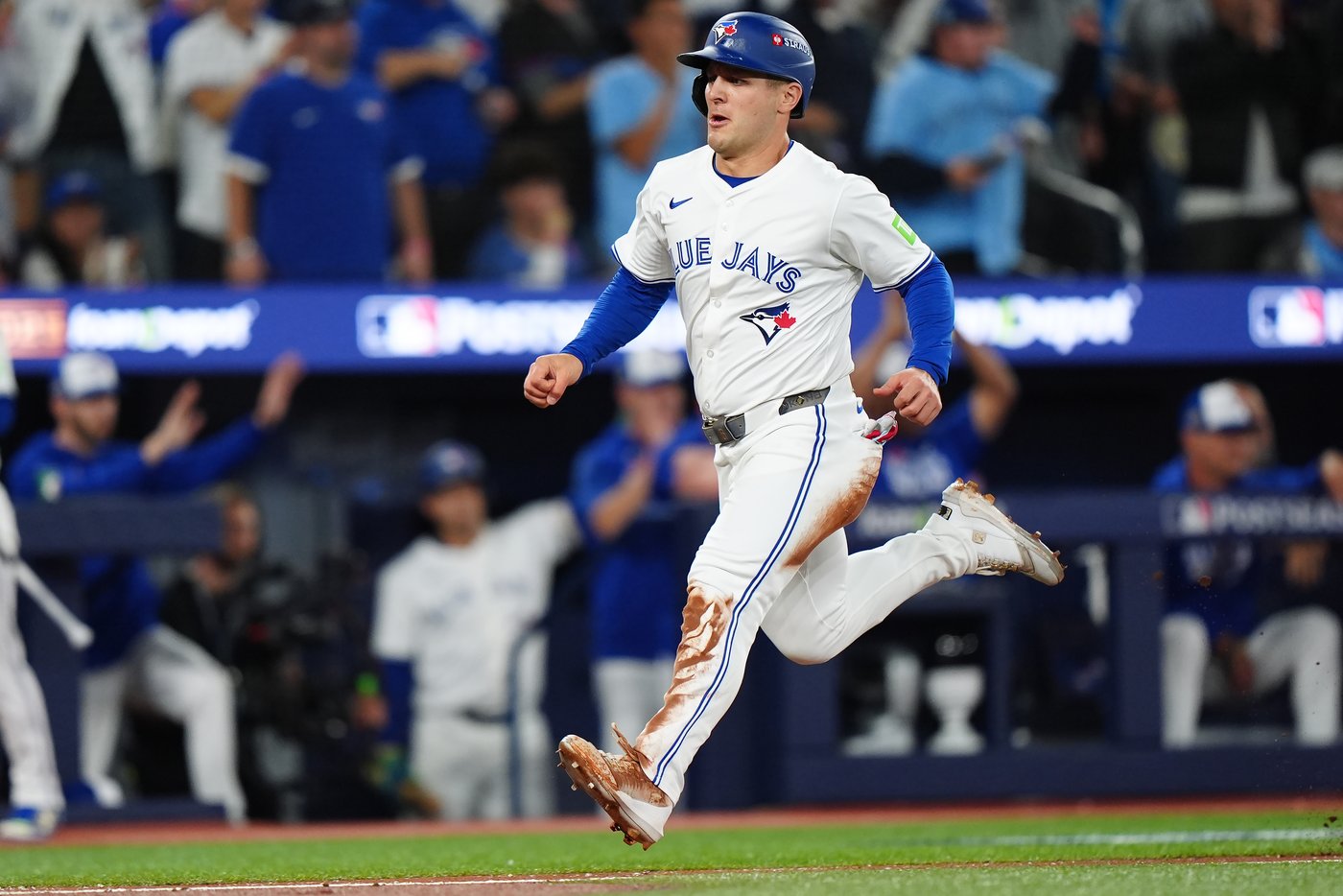 Photo Gallery: Blue Jays force Game 7 in ALCS with 6-2 win | iNFOnews.ca