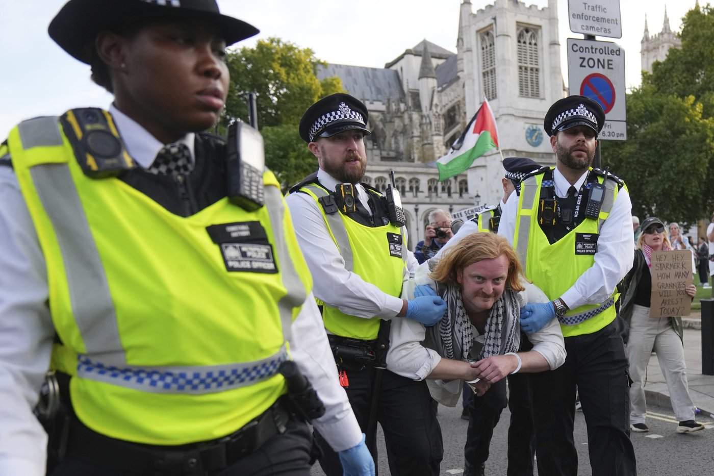 Police arrest more than 400 at London protest supporting banned group Palestine Action | iNFOnews.ca Police arrest more than 400 at London protest supporting banned group Palestine Action | iNFOnews.ca