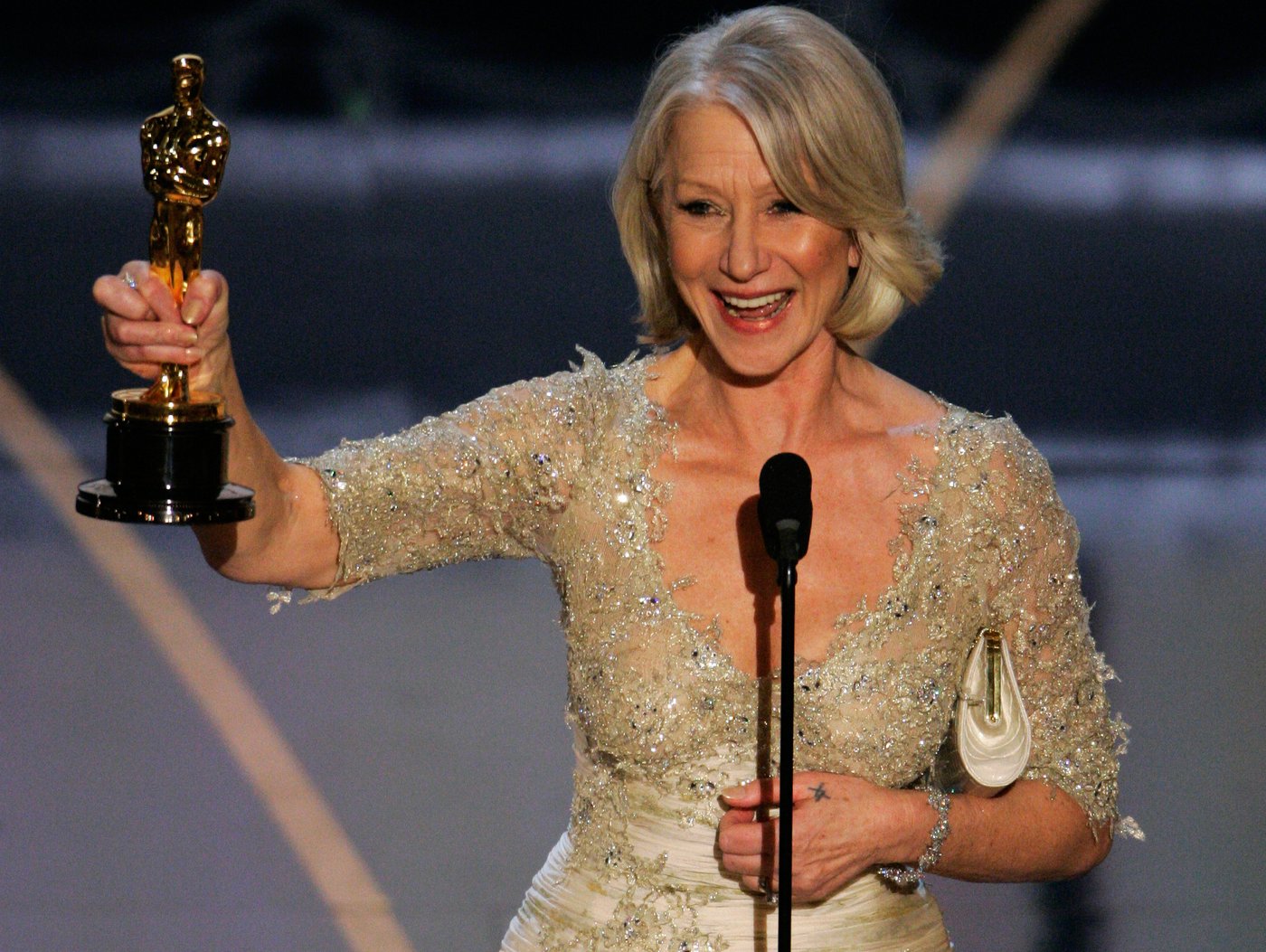 Helen Mirren will receive the Golden Globes' Cecil B. DeMille award | iNFOnews.ca