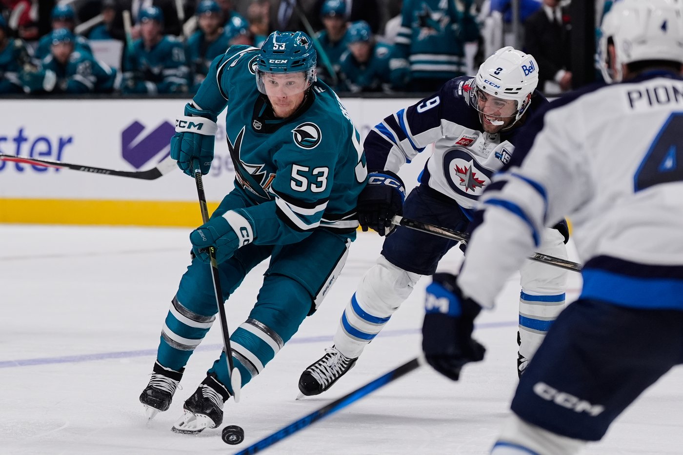 Will Smith scores tiebreaking goal late in 3rd period as Sharks beat Jets 2-1 | iNFOnews.ca Will Smith scores tiebreaking goal late in 3rd period as Sharks beat Jets 2-1 | iNFOnews.ca