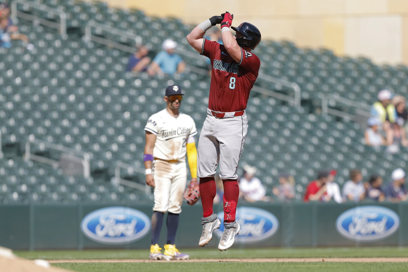 McCann homers and drives in 4 runs to help the Diamondbacks beat the Twins, 6-4 | iNFOnews.ca McCann homers and drives in 4 runs to help the Diamondbacks beat the Twins, 6-4 | iNFOnews.ca