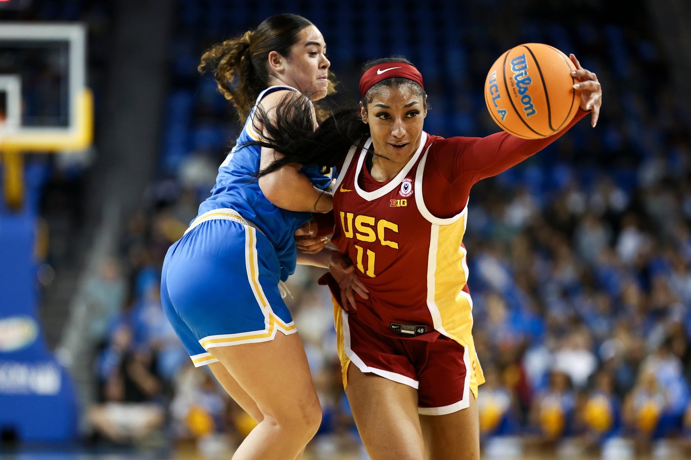 Lauren Betts' double-double leads No. 4 UCLA women to 80-46 rout of 17th-ranked USC | iNFOnews.ca