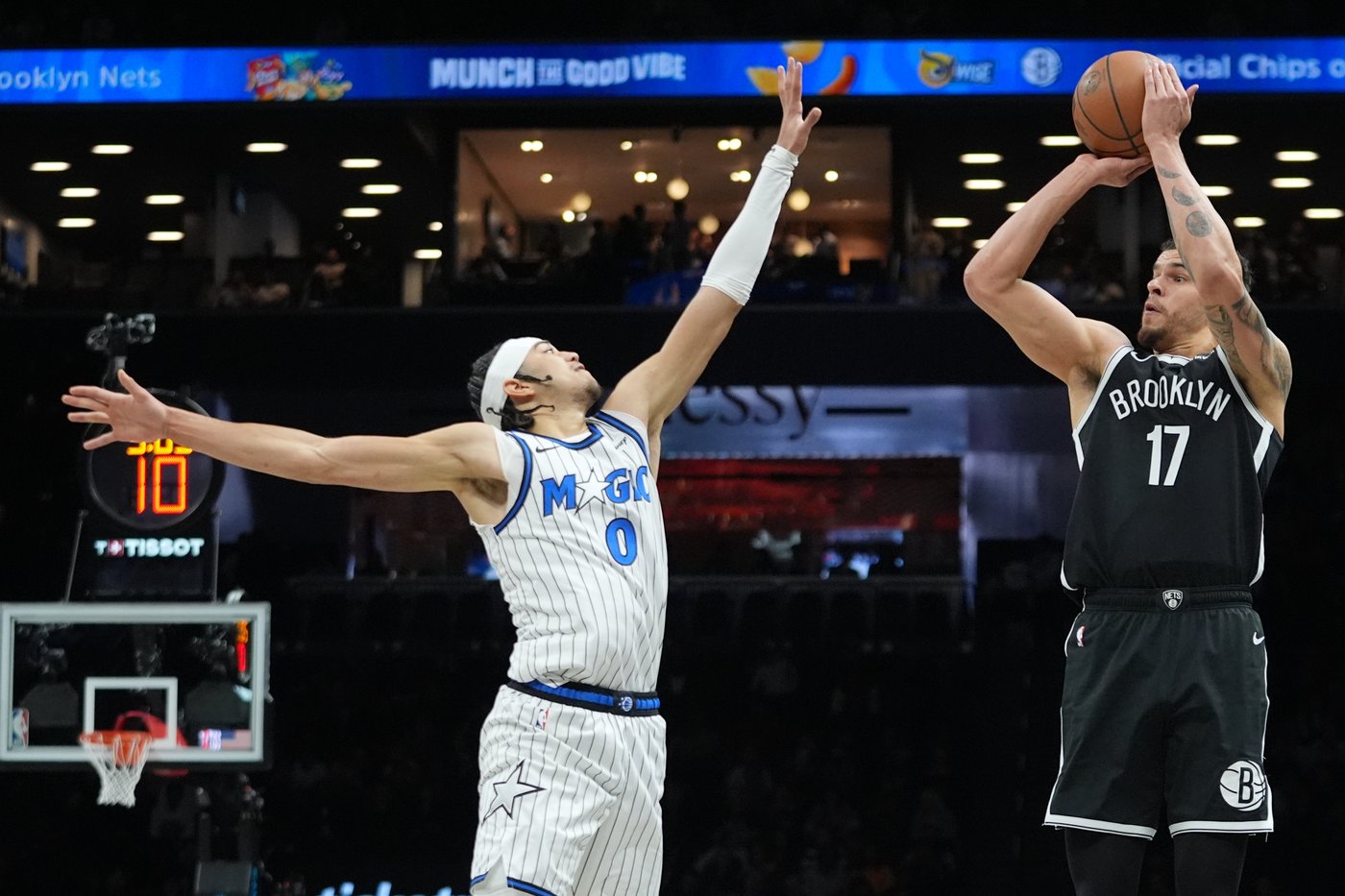 Banchero banks in 3-pointer at OT buzzer to lift Magic past Nets, 104-103 | iNFOnews.ca
