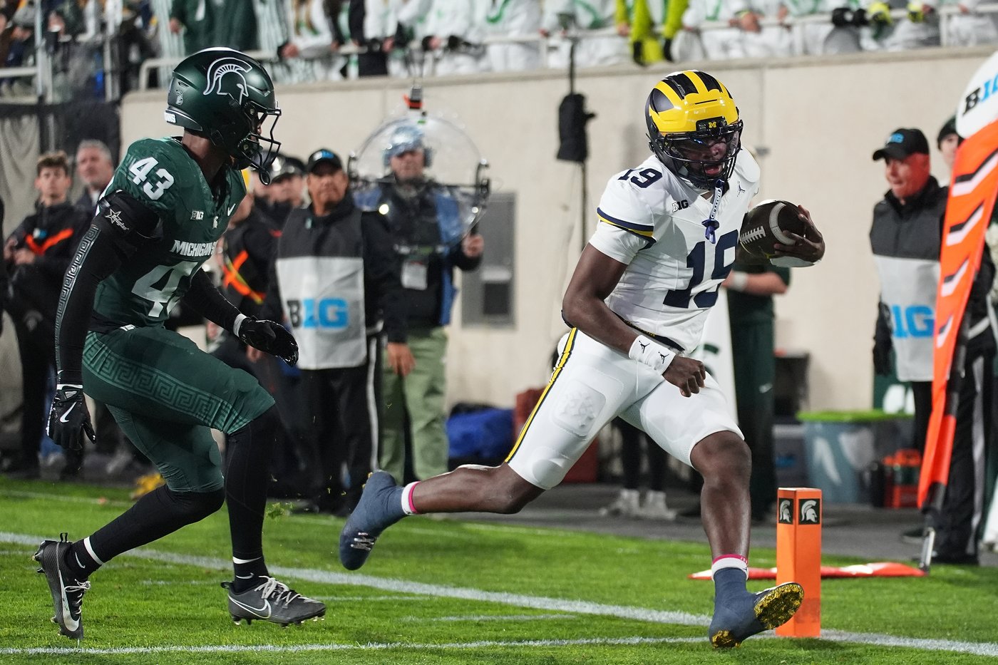 Justice Haynes runs for 152 yards and 2 TDs as No. 25 Michigan beats Michigan State 31-20 | iNFOnews.ca